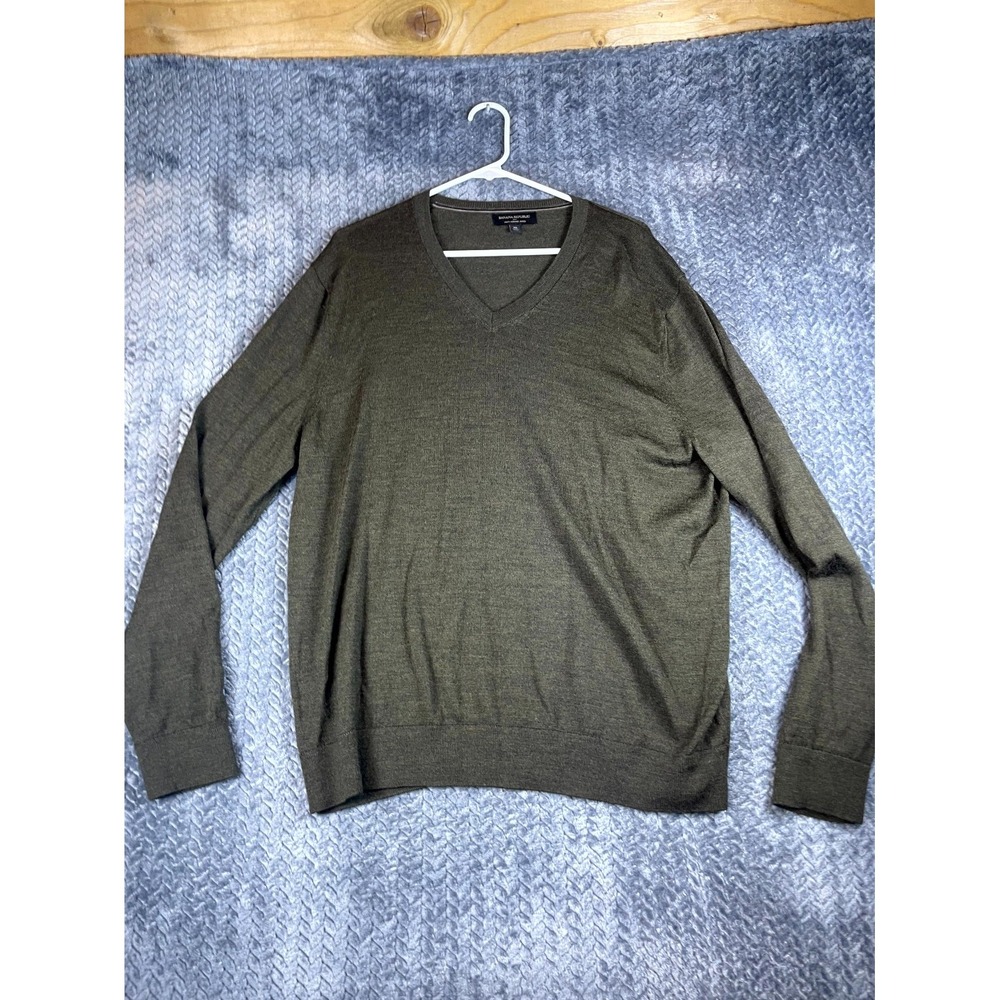 Banana Republic Sweater Mens XL Olive Green Merino Wool Tight Knit V-Neck Winter